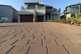 Best Driveway Maintenance Services  in Des Moines, IA